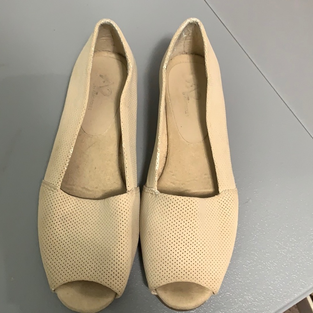 Aerosoles “A2” Size 8 slip on shoes soft! Comfy